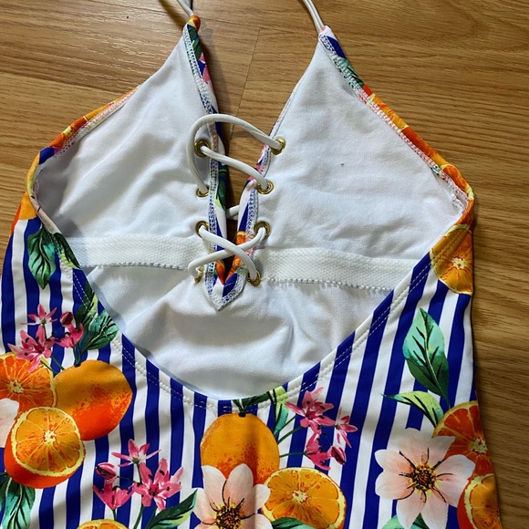 Tropical one piece bathing suit - Picture 3 of 4